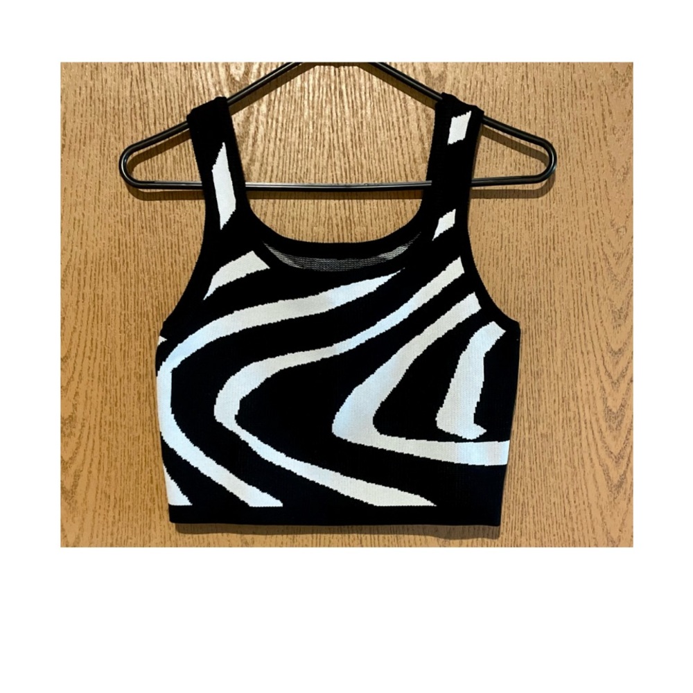 NWOT CUTEST LAYERING CROP TOP BLACK AND WHITE ABSTRACT DESIGN!
